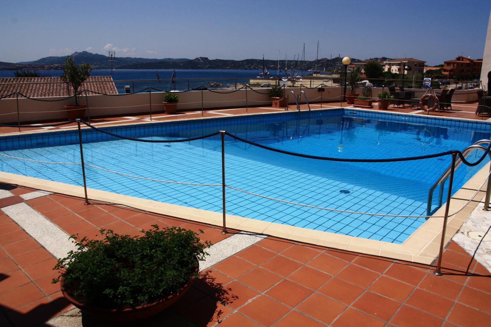 Hotel Miralonga La Maddalena  Luaran gambar
