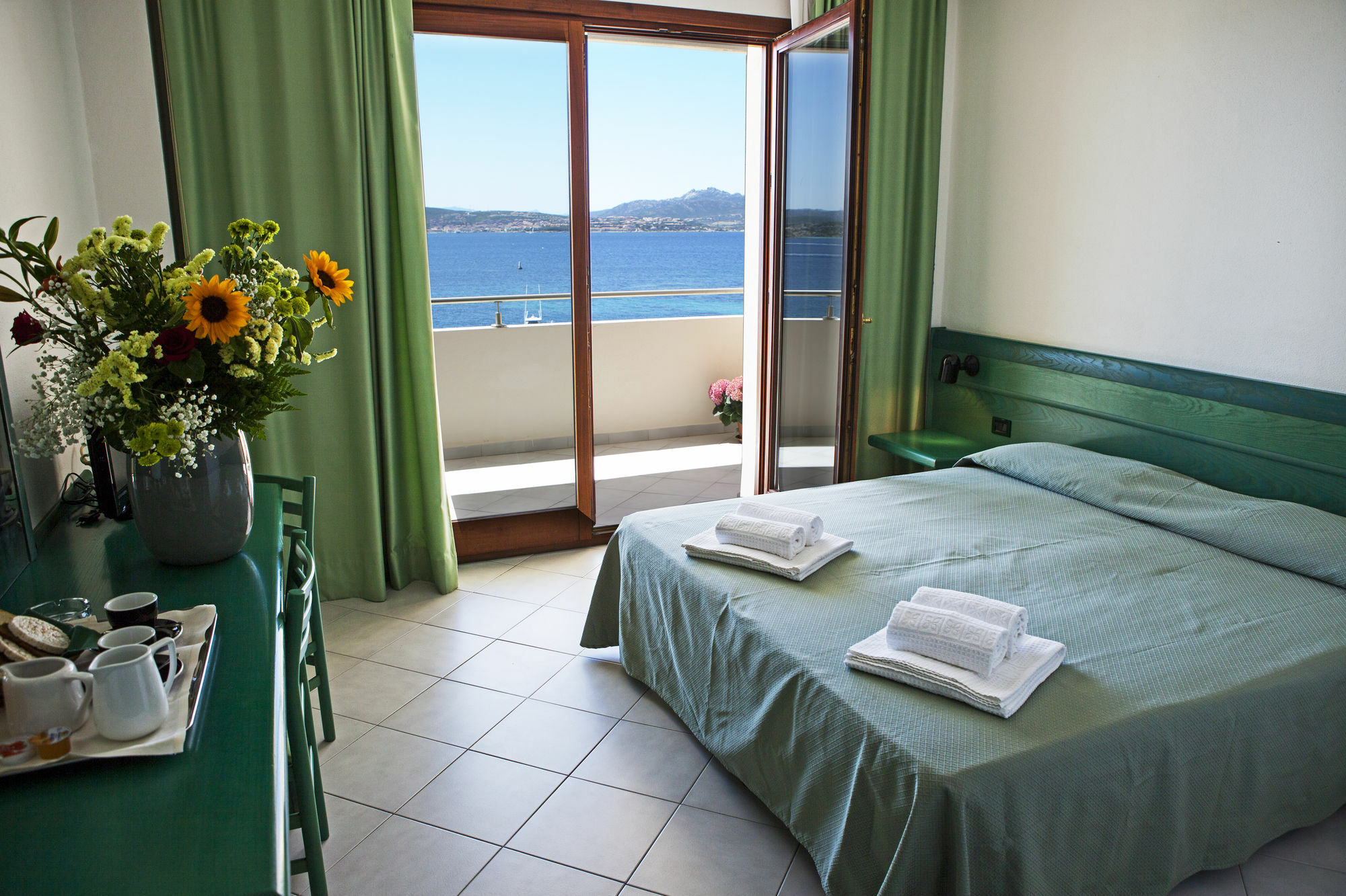 Hotel Miralonga La Maddalena  Luaran gambar